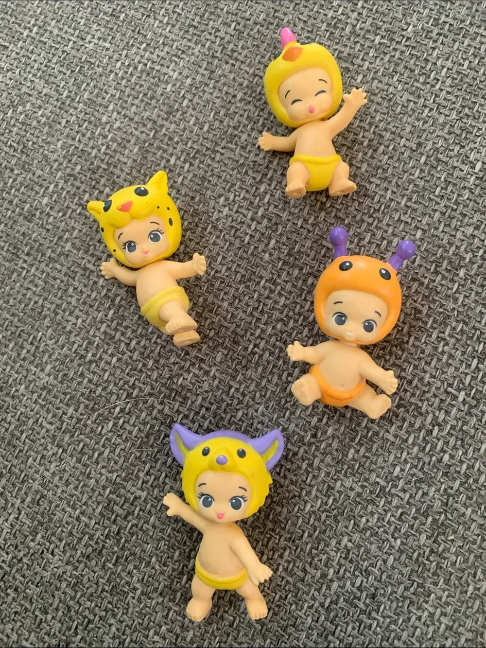 Twozies Mini Dolls Action Figures